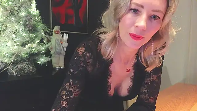  Maddalena  online show from December 24, 2024, 11:00 pm