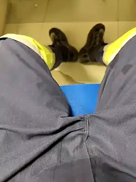 coppiapazza online show from February 4, 2025, 4:39 pm