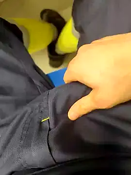 coppiapazza online show from February 14, 2025, 4:20 pm