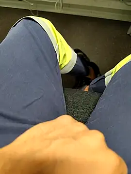 coppiapazza online show from October 3, 2025, 4:42 am