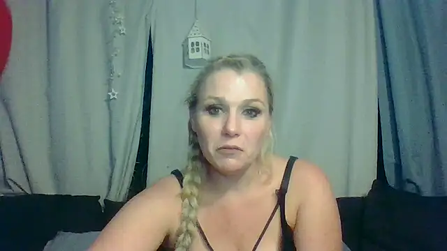 DevilsAngel13 online show from October 7, 2025, 2:53 am