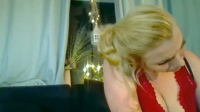 DevilsAngel13 online show from November 19, 2025, 10:54 pm