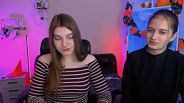 Snapshot of pure_radiance1 chatting on November 3, 2025, 10:05 am pure radiance1 online show from November 3, 2025, 10:05 am