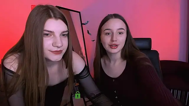 Snapshot of pure_radiance1 chatting on November 6, 2025, 9:43 am pure radiance1 online show from November 6, 2025, 9:43 am