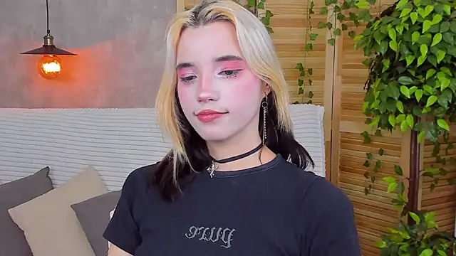 as1an girlfriend online show from January 28, 2025, 7:43 am