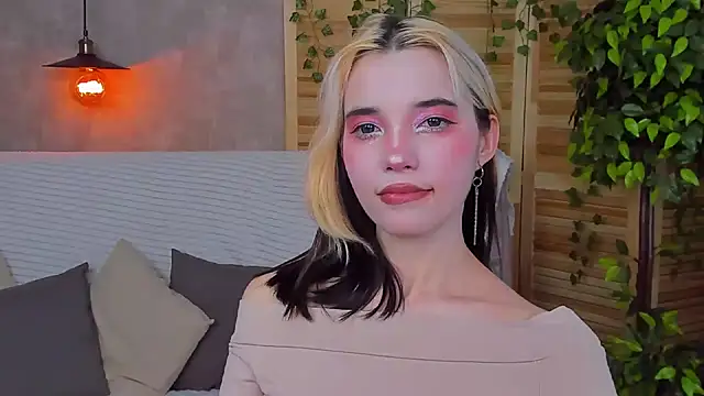 as1an girlfriend online show from January 29, 2025, 10:16 am