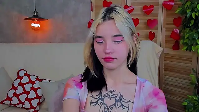 as1an girlfriend online show from February 12, 2025, 3:29 am