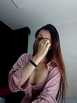 Snapshot of Pearl_amethyst chatting on September 10, 2025, 6:57 am Pearl amethyst online show from September 10, 2025, 6:57 am