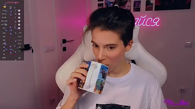  ni kiss online show from October 6, 2025, 6:38 pm