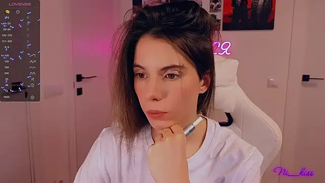  ni kiss online show from November 23, 2025, 7:13 pm