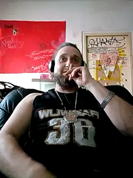 Snapshot of Ozomitro chatting on February 2, 2025, 6:37 am Ozomitro online show from February 2, 2025, 6:37 am