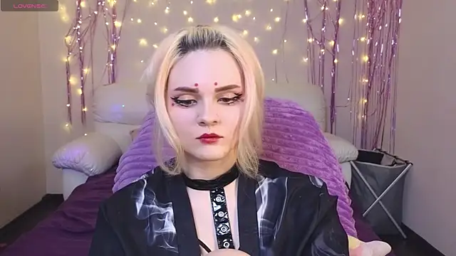 Snapshot of One_Moment_ chatting on March 5, 2025, 12:27 am One Moment online show from March 5, 2025, 12:27 am