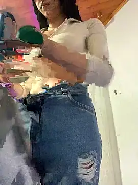 Hilary pinkk online show from February 10, 2025, 8:21 pm