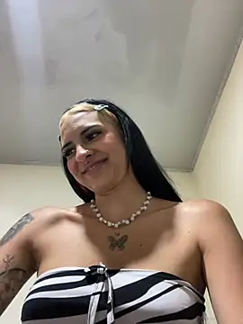 Hilary pinkk online show from March 3, 2025, 11:56 pm