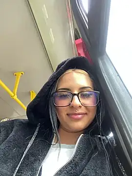 Hilary pinkk online show from March 4, 2025, 6:18 pm