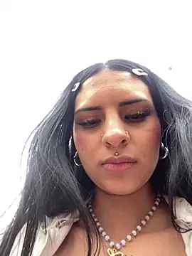 Hilary pinkk online show from March 7, 2025, 2:57 am