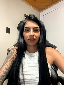 Hilary pinkk online show from October 2, 2025, 3:24 am