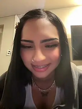 Snapshot of Hilary_pinkk chatting on July 19, 2026, 12:58 am Hilary pinkk online show from July 19, 2026, 12:58 am