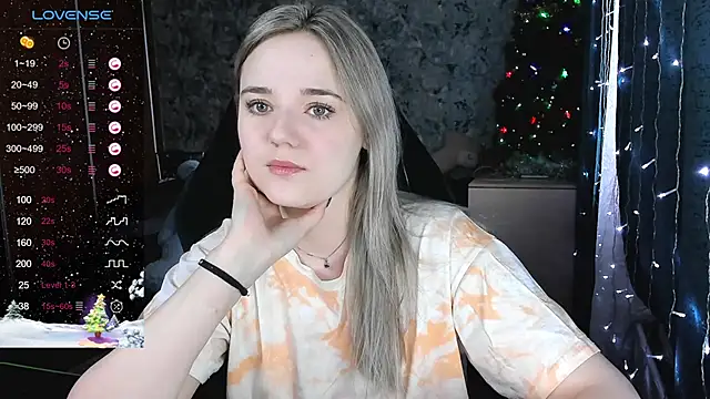 Your small bunny online show from December 24, 2024, 4:44 am