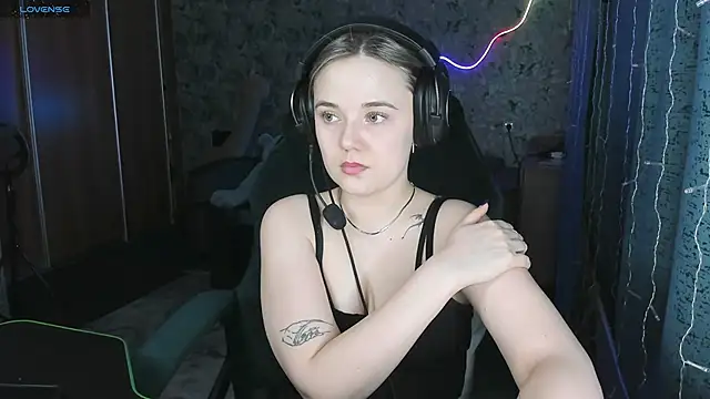 Your small bunny online show from February 6, 2025, 2:26 pm