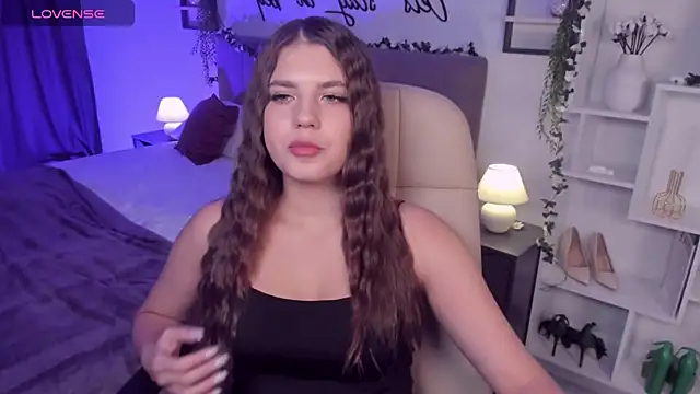 BellaSweetHeart online show from October 2, 2025, 7:10 pm