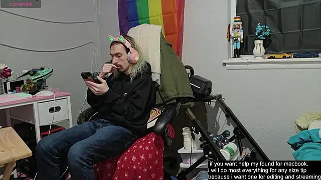 tallnerdyguy online show from November 23, 2025, 4:34 am