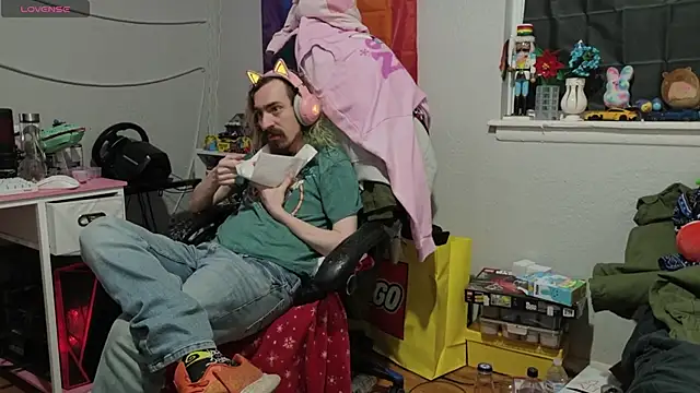 tallnerdyguy online show from March 1, 2026, 2:35 am