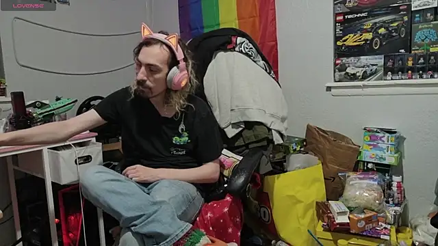 tallnerdyguy online show from May 11, 2026, 2:17 am