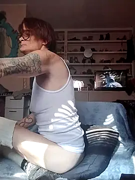 ivylee31 online show from November 10, 2025, 6:18 pm