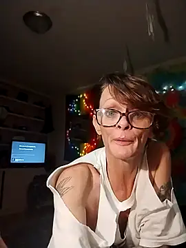 ivylee31 online show from November 12, 2025, 7:42 am