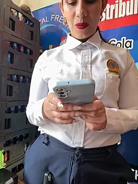 Alysson-- online show from December 5, 2025, 1:42 pm