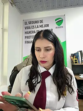 Snapshot of Alysson-- chatting on February 19, 2026, 2:35 pm Alysson-- online show from February 19, 2026, 2:35 pm