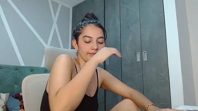 camil blue online show from January 16, 2025, 6:48 pm