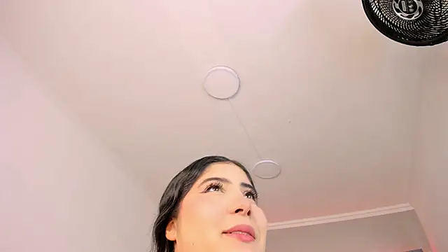 AmberiniHoffman online show from November 5, 2025, 12:05 pm