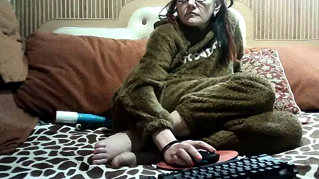 AlanaLaDream online show from March 9, 2026, 2:43 pm