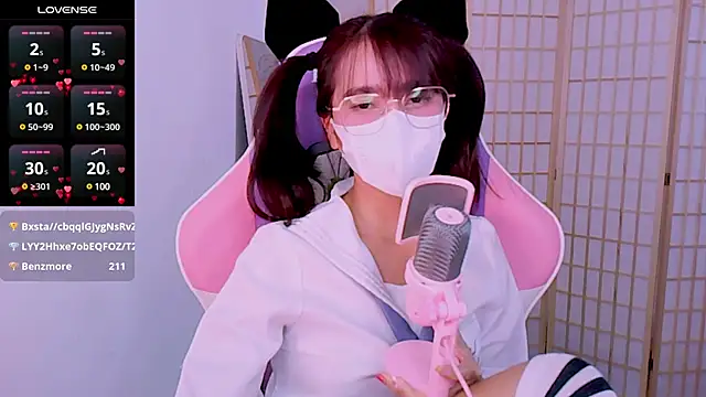 Snapshot of desiregirl69 chatting on February 26, 2025, 9:16 pm desiregirl69 online show from February 26, 2025, 9:16 pm