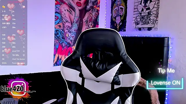 Skyler  blue4 online show from December 19, 2025, 4:58 pm