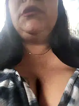 Snapshot of sara_pineros chatting on March 4, 2025, 3:48 pm sara pineros online show from March 4, 2025, 3:48 pm