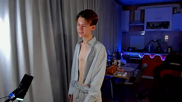 AndrewwCarter2 online show from February 8, 2025, 6:12 pm