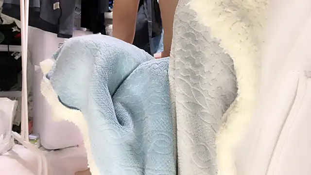 Im IVE LOVE online show from October 5, 2025, 10:57 am