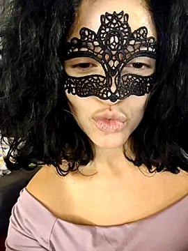 salomea r online show from December 21, 2025, 7:32 pm