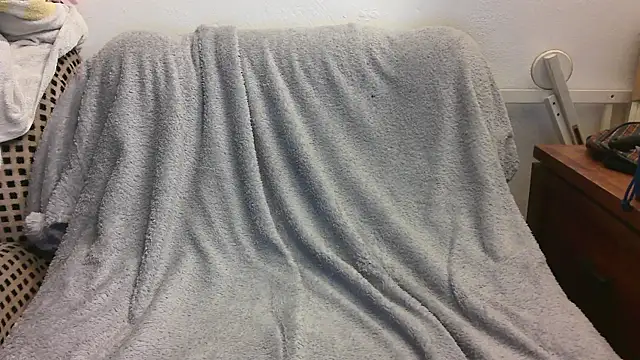 Snapshot of Maebi chatting on December 3, 2024, 11:24 pm Maebi online show from December 3, 2024, 11:24 pm