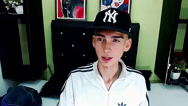 ttimy x boy online show from March 8, 2025, 8:46 pm