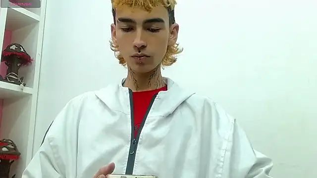 ttimy x boy online show from March 9, 2026, 7:40 pm