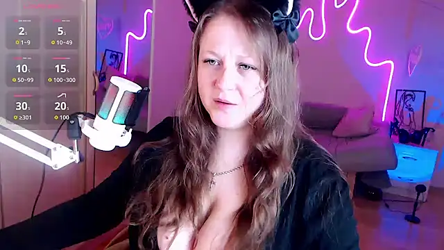 LizzyShine online show from September 8, 2025, 3:00 pm