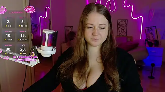 LizzyShine online show from November 9, 2025, 6:39 pm