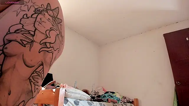 Snapshot of Miss_oliviaa chatting on November 4, 2025, 3:00 pm Miss oliviaa online show from November 4, 2025, 3:00 pm