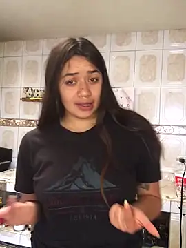 Snapshot of Miss_oliviaa chatting on November 5, 2025, 1:11 pm Miss oliviaa online show from November 5, 2025, 1:11 pm