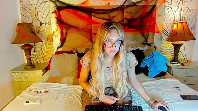 amazing dolltsx online show from October 21, 2025, 9:48 pm