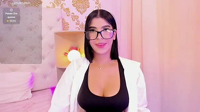 emaa lambert online show from December 5, 2025, 4:58 pm